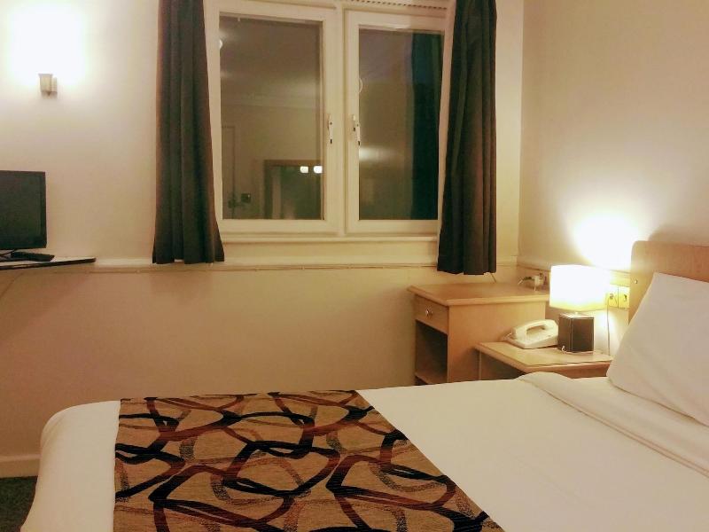 The George Hotel - Oda