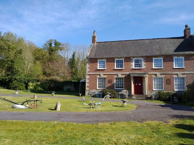 Rollestone Manor - Genel
