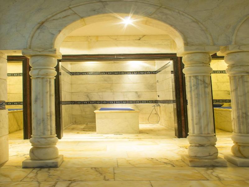 Thousand Nights Hotel - Aktivite