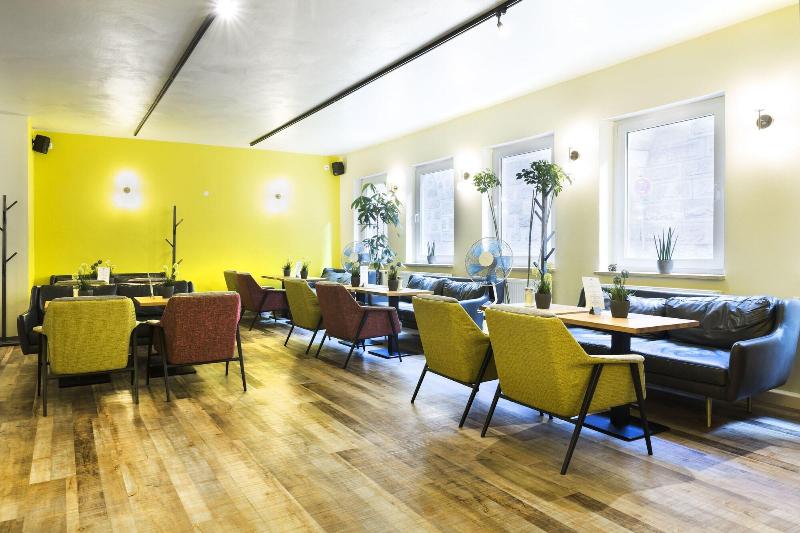 Five Reasons Hotel & Hostel - Bar