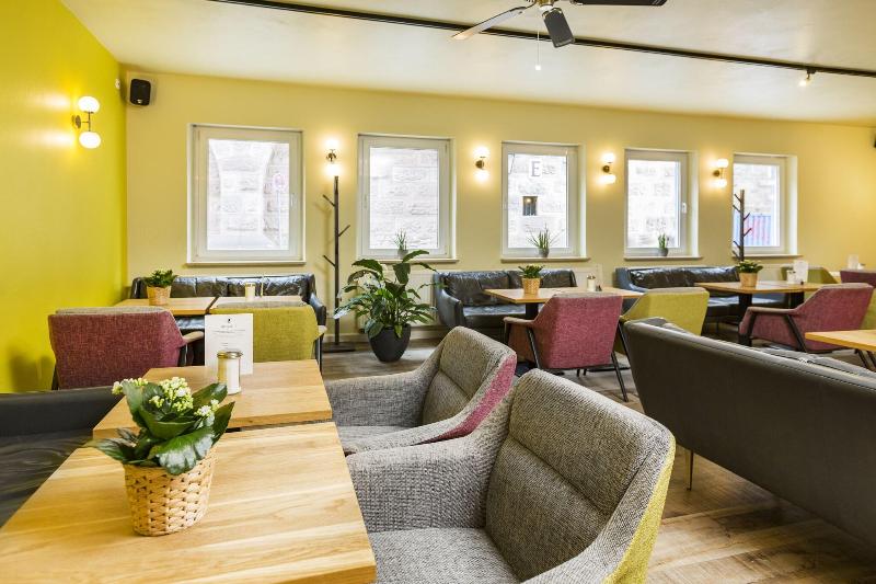 Five Reasons Hotel & Hostel - Lobi
