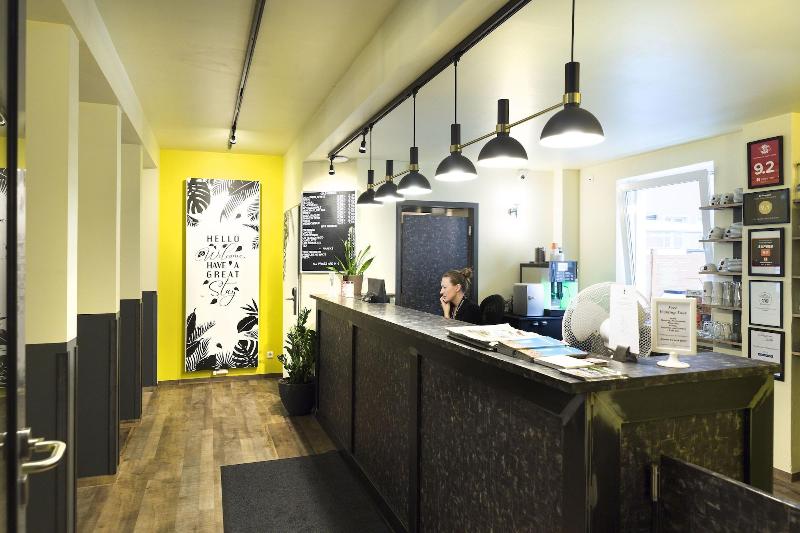 Five Reasons Hotel & Hostel - Lobi