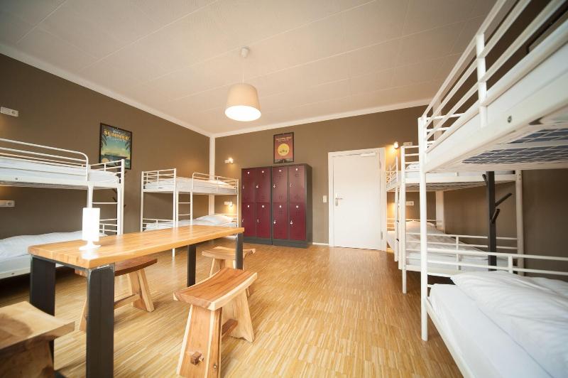 Five Reasons Hotel & Hostel - Oda