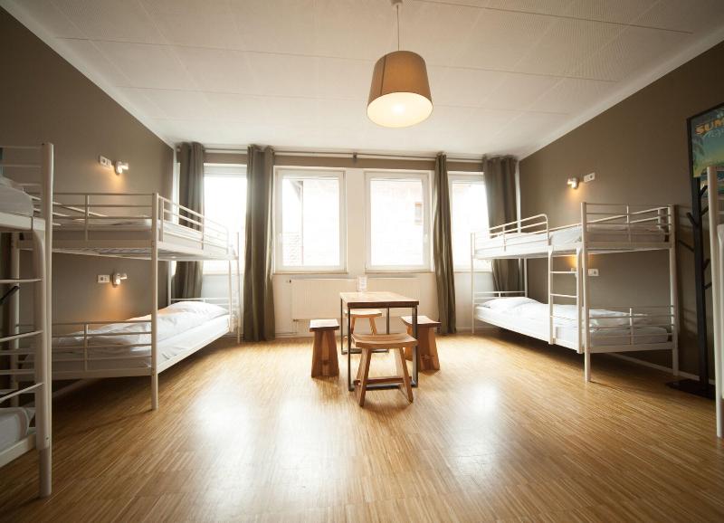 Five Reasons Hotel & Hostel - Oda