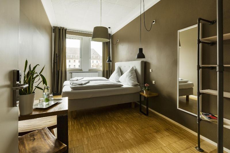 Five Reasons Hotel & Hostel - Oda