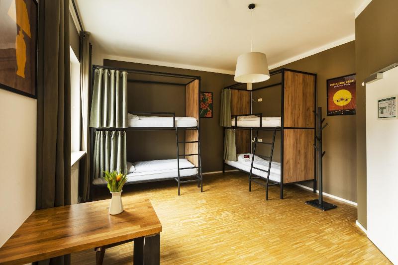 Five Reasons Hotel & Hostel - Oda