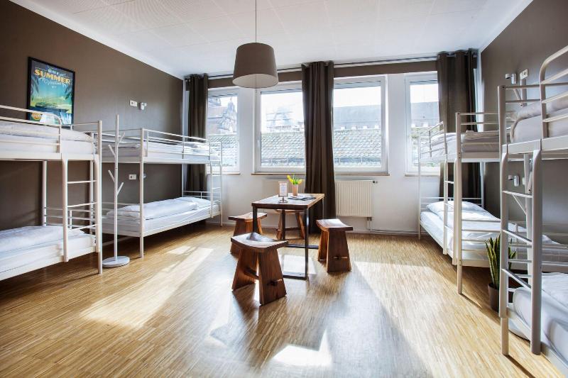 Five Reasons Hotel & Hostel - Oda