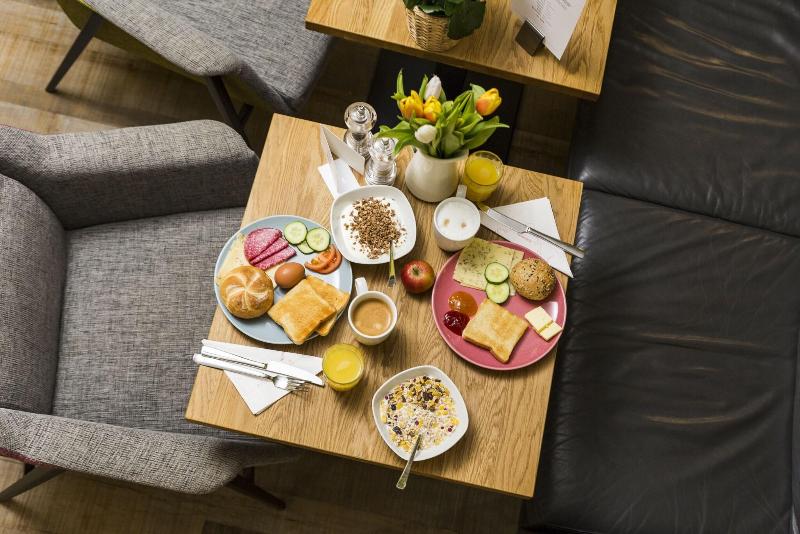 Five Reasons Hotel & Hostel - Restoran