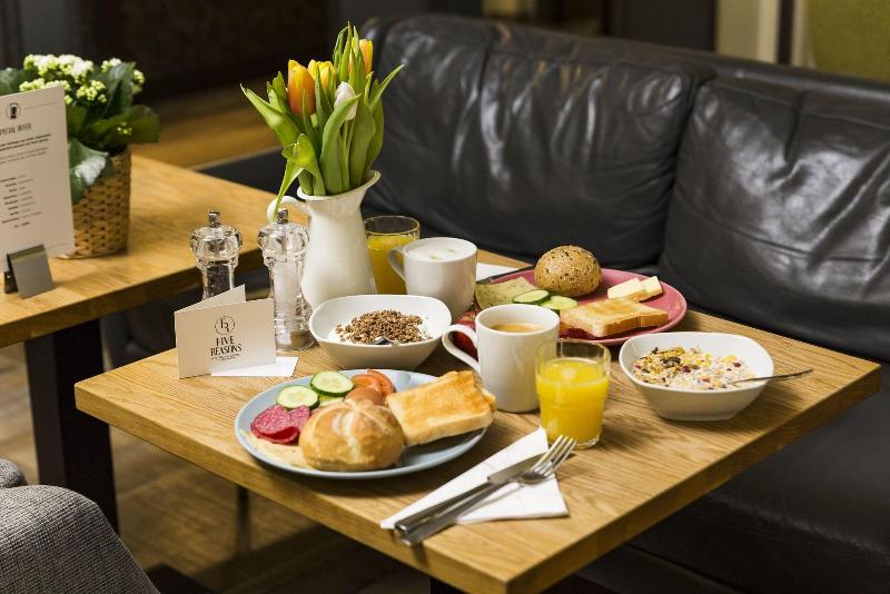 Five Reasons Hotel & Hostel - Restoran