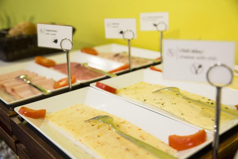 Five Reasons Hotel & Hostel - Restoran