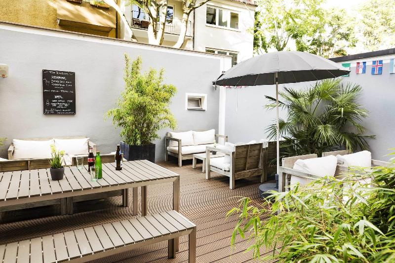 Five Reasons Hotel & Hostel - Teras