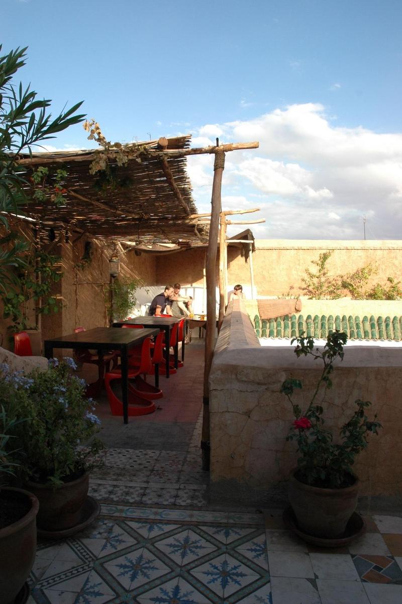 Riad Tizwa - Genel