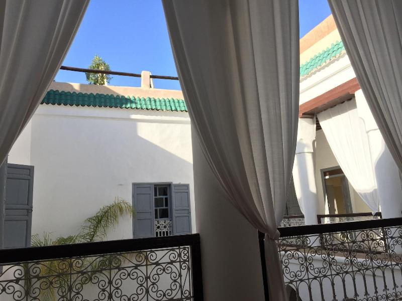 Riad Tizwa - Genel