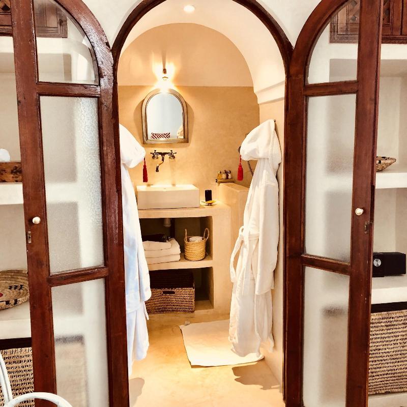 Riad Tizwa - Oda