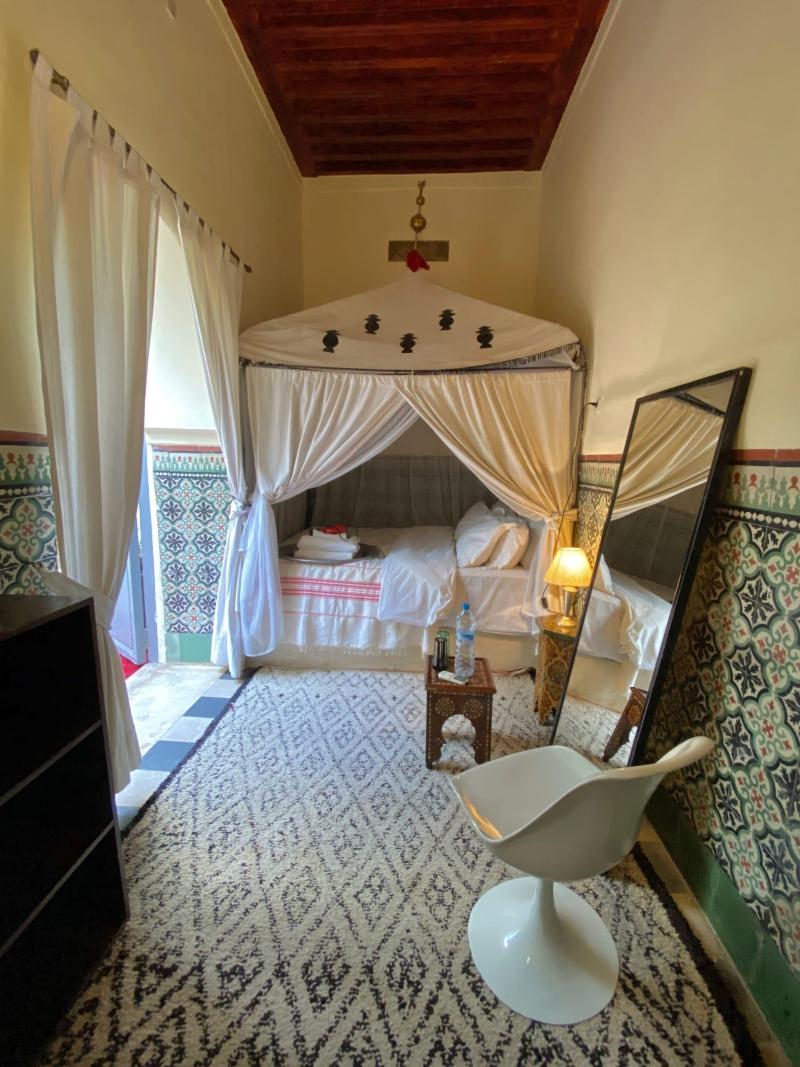 Riad Tizwa - Oda