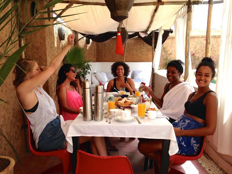 Riad Tizwa - Restoran