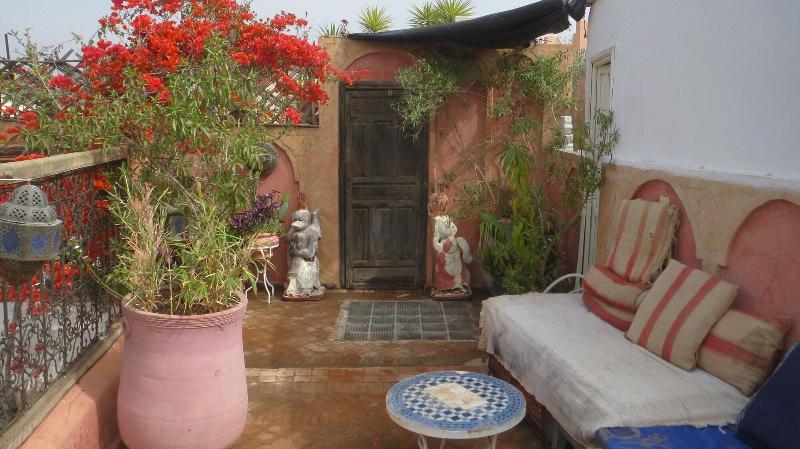 Riad Maizie - Genel