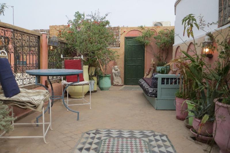 Riad Maizie - Genel