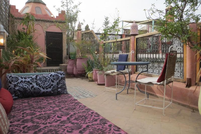 Riad Maizie - Genel