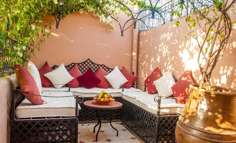Riad Anabel - Genel