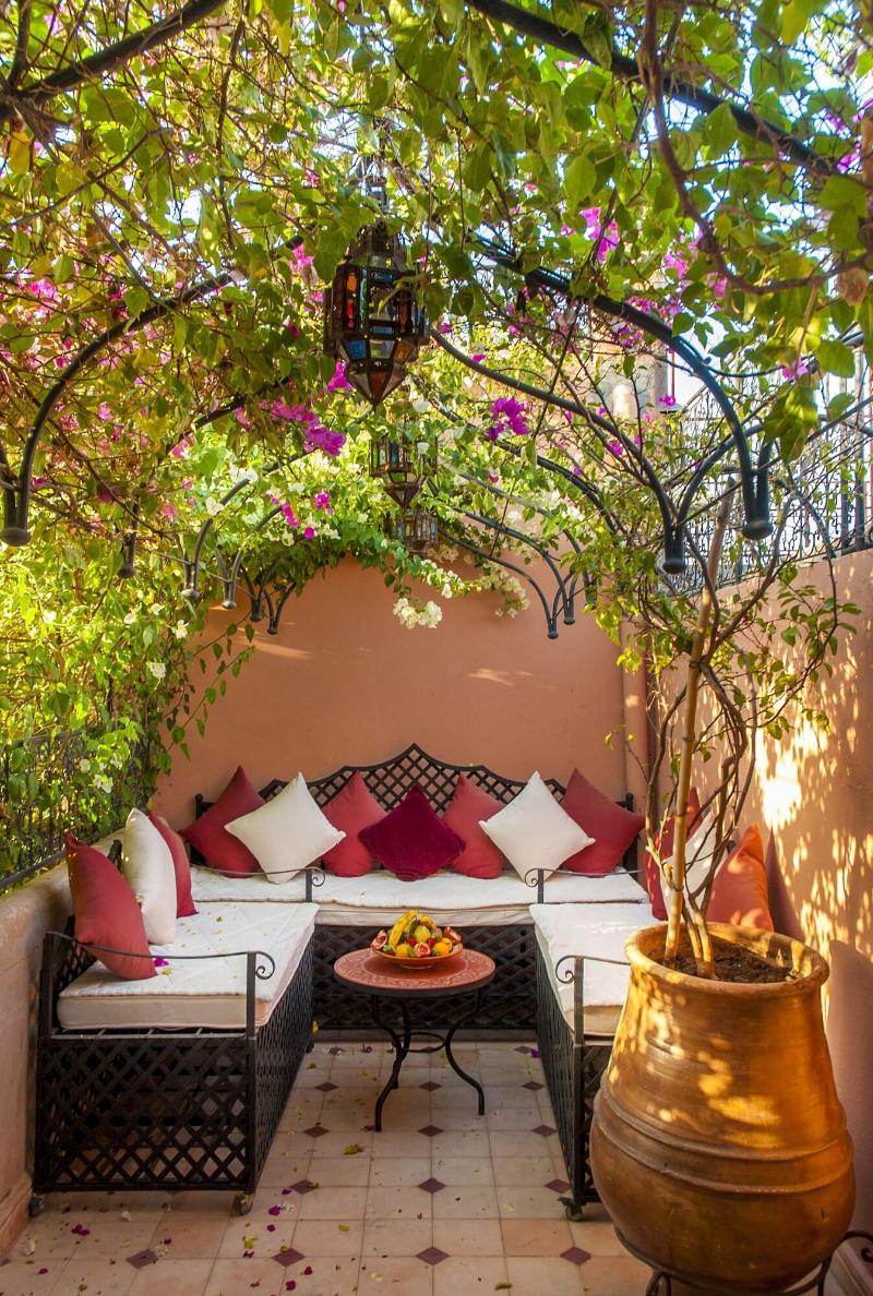 Riad Anabel - Genel