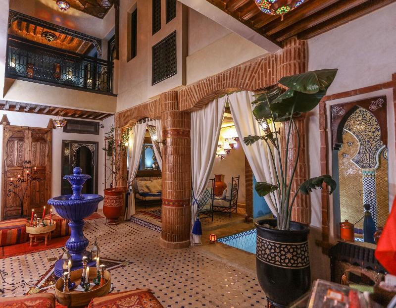 Riad Christina - Genel