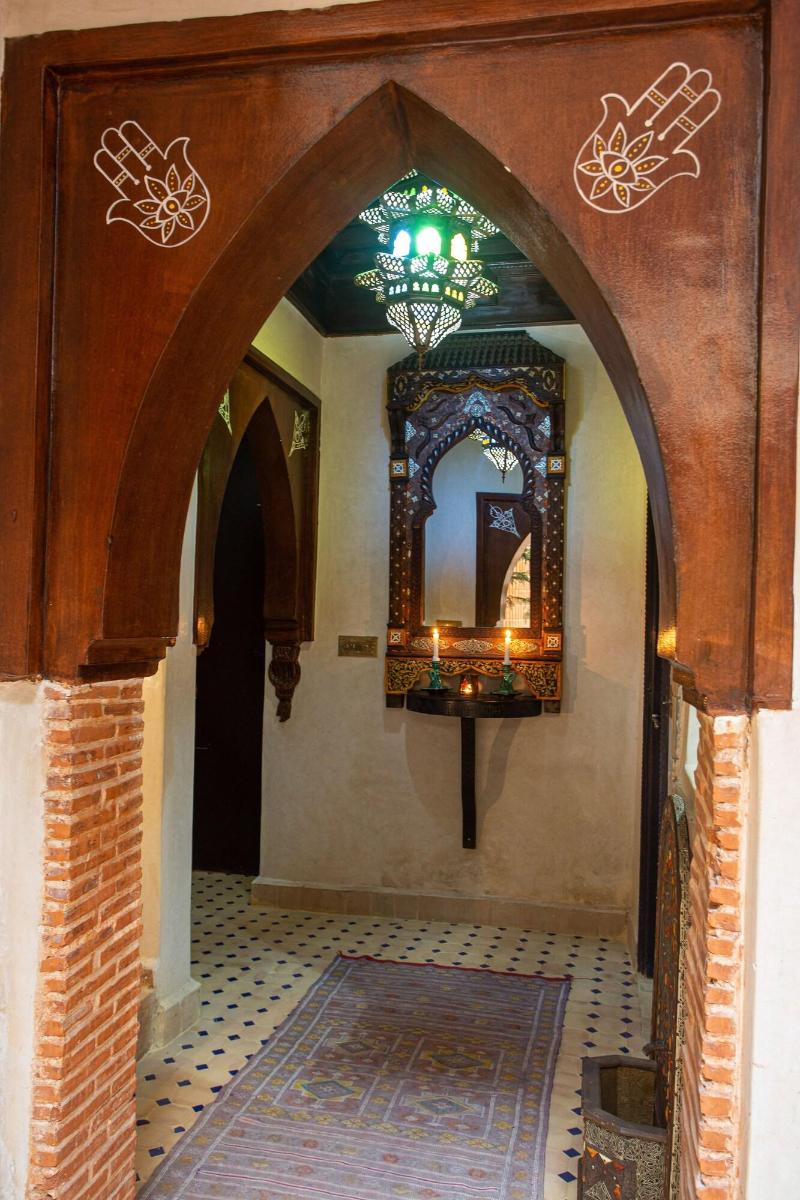 Riad Christina - Genel