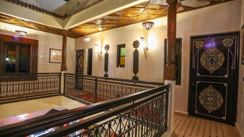 Riad Christina - Genel