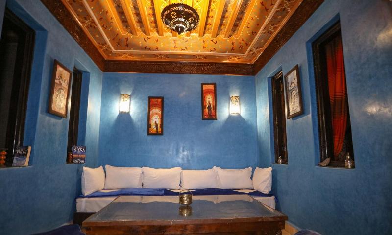 Riad Christina - Genel