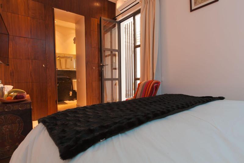 Riad Zebrakaro - Oda