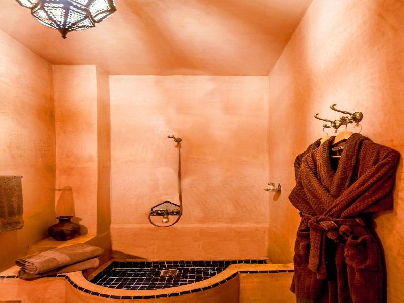 Riad Eden - Toplantı