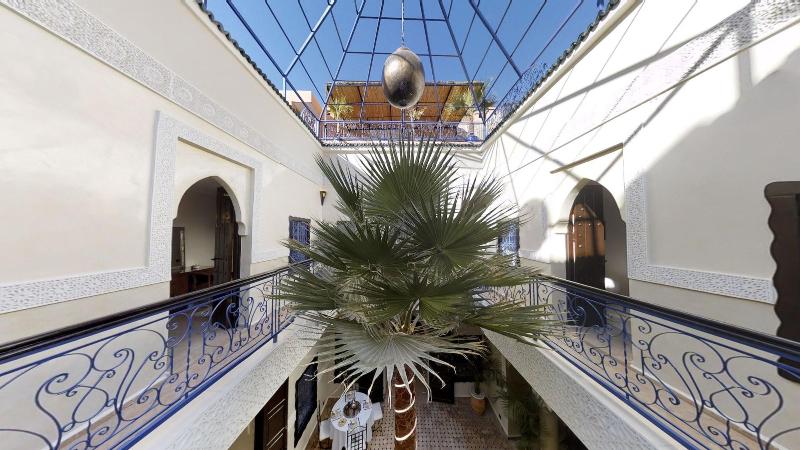 Riad Kamal - Genel