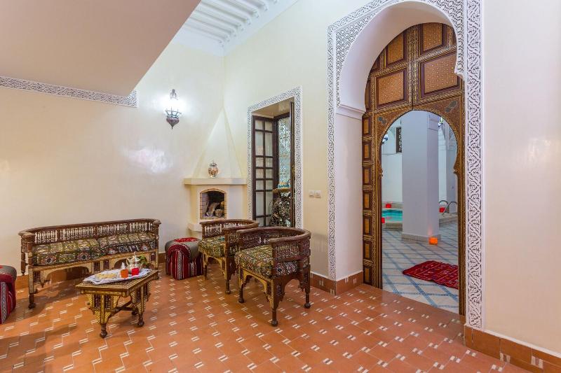 Riad Al Jana - Toplantı