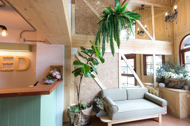 Barn And Bed Hostel - Bar