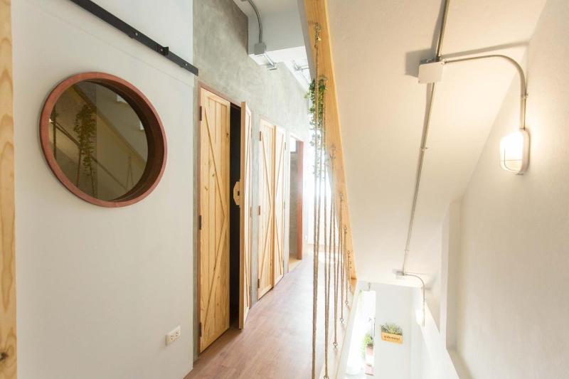 Barn And Bed Hostel - Lobi