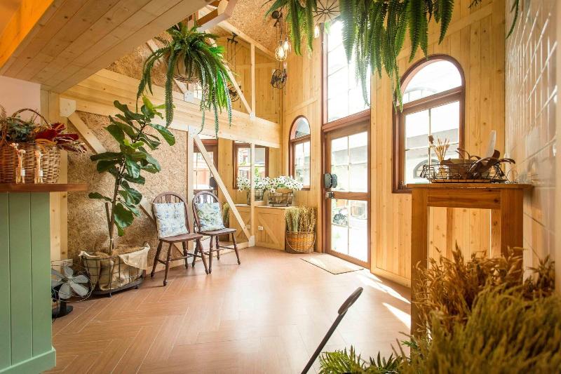 Barn And Bed Hostel - Genel
