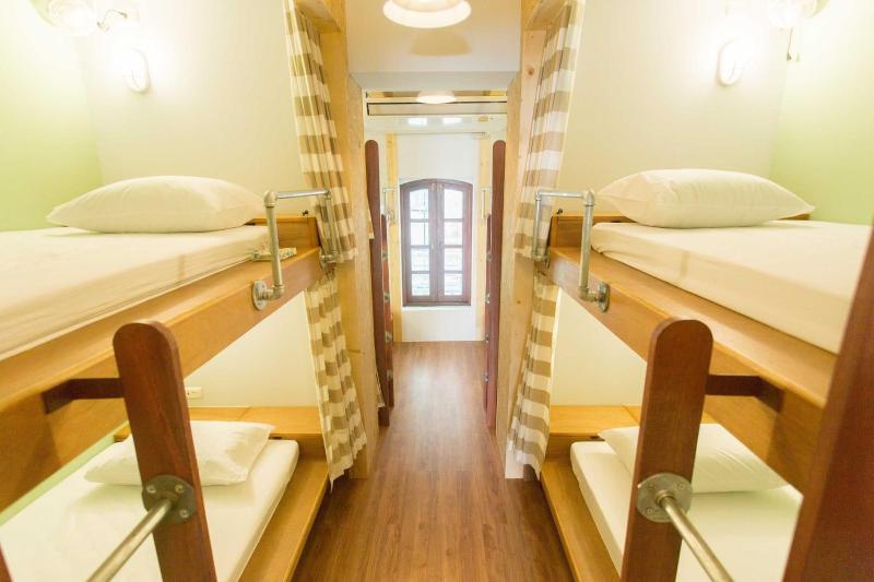 Barn And Bed Hostel - Oda