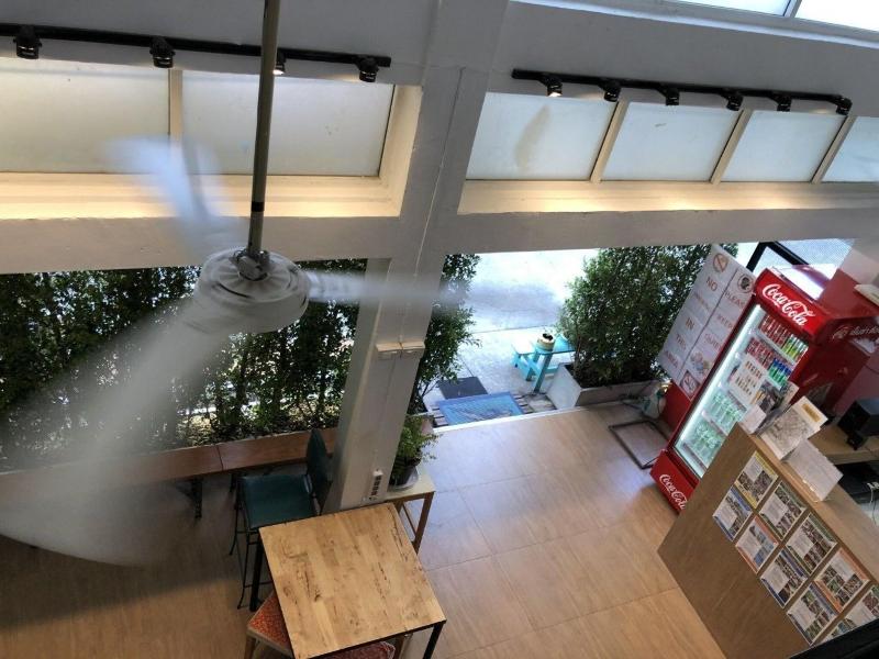 Ploy Hostel - Lobi