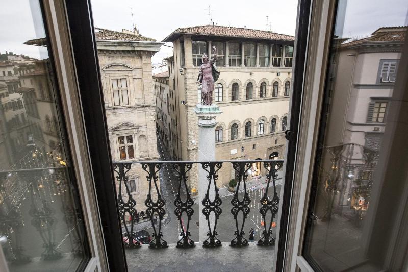 Tornabuoni View - Genel