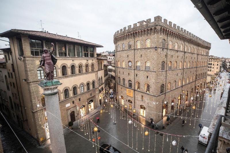 Tornabuoni View - Genel