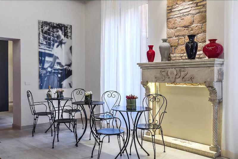 Via Veneto Prestige Rooms - Lobi