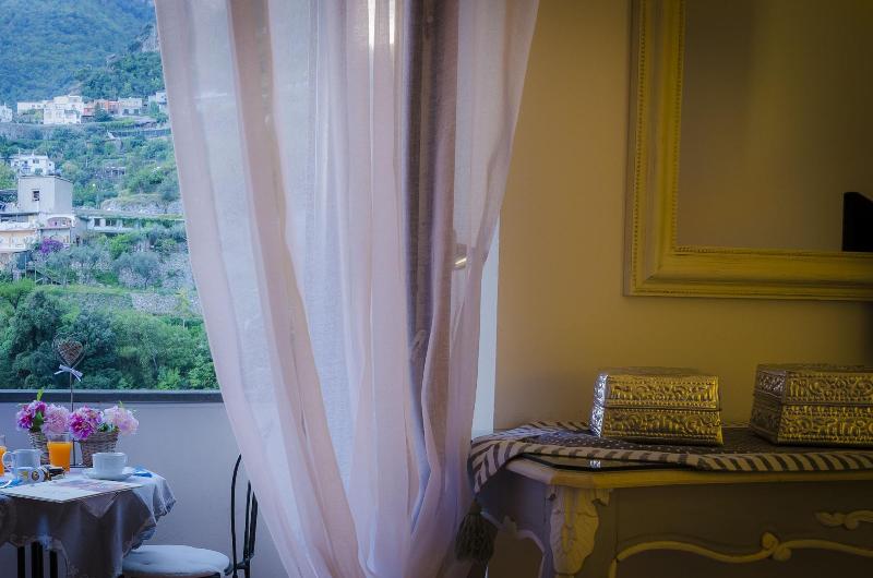 Maison Liparlati Positano - Oda