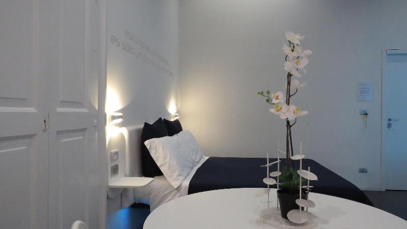 Skyhouse Chiatamone - Oda