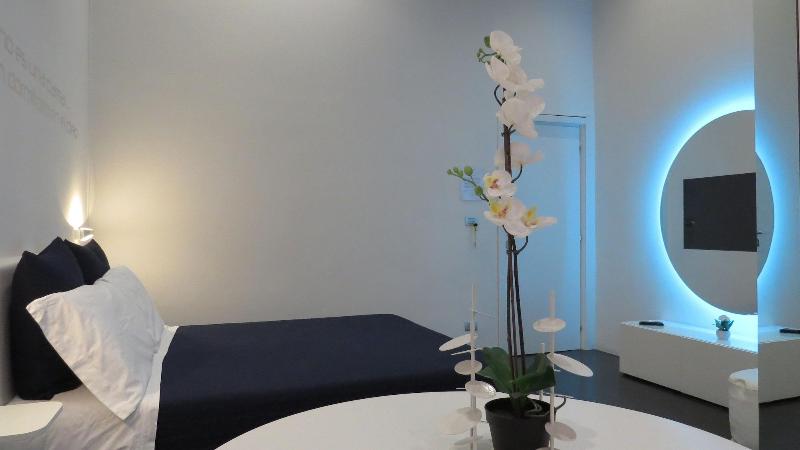 Skyhouse Chiatamone - Oda