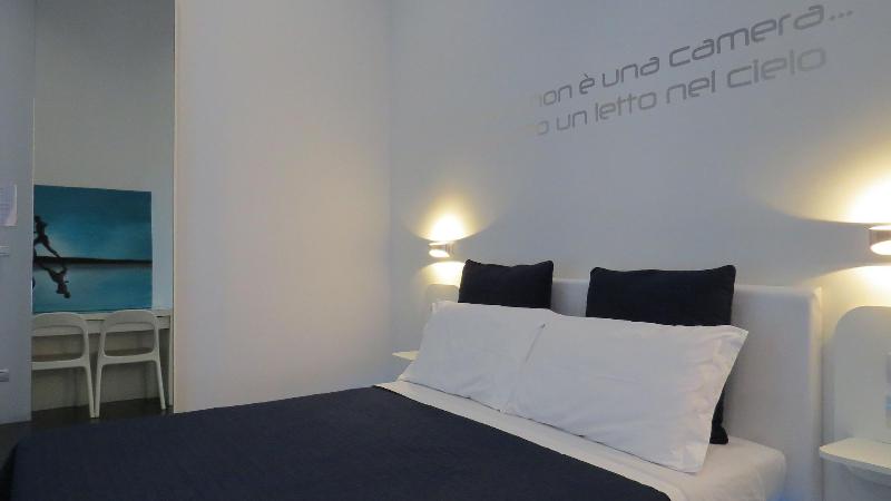 Skyhouse Chiatamone - Oda