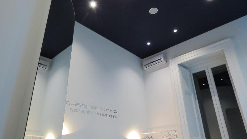 Skyhouse Chiatamone - Oda