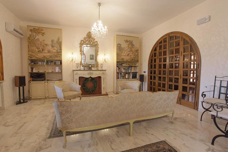 Villa Diana - Lobi