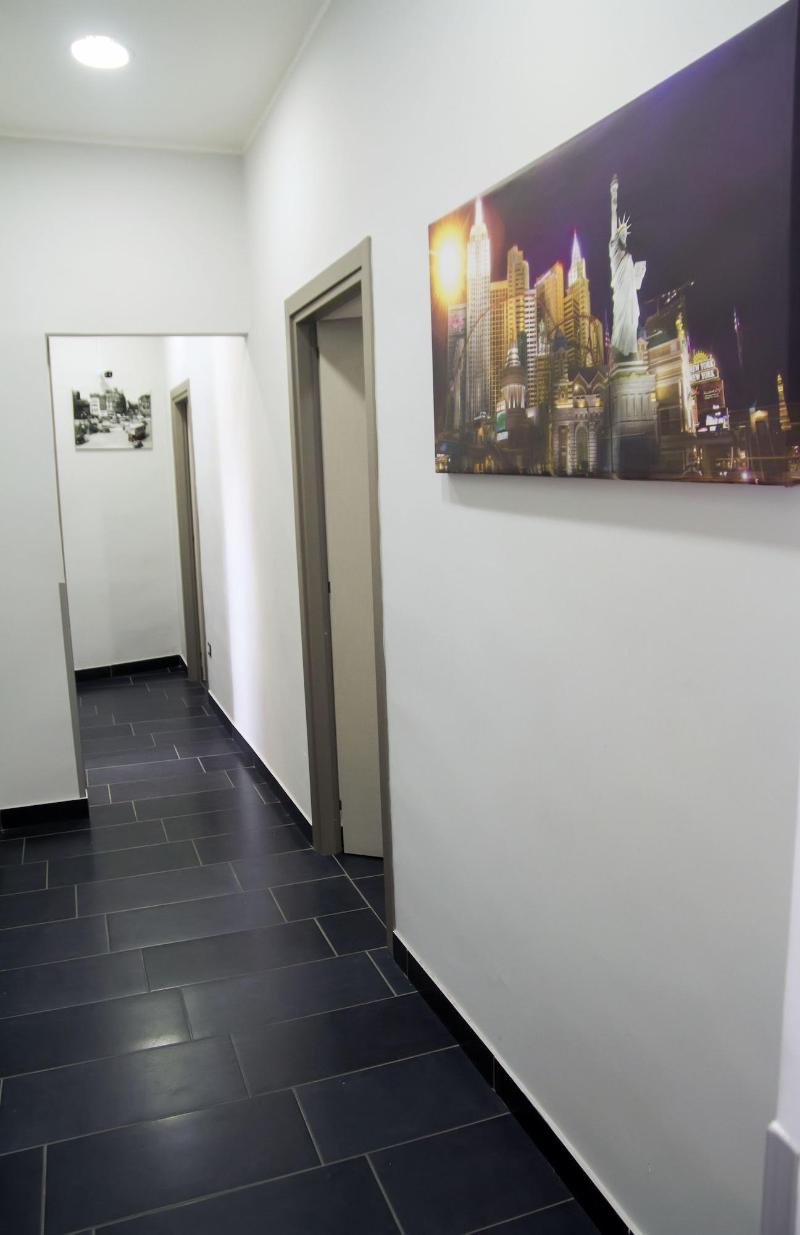 B&B Napoli Binario1 - Lobi