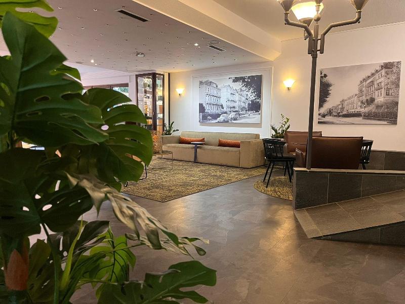 Parkhotel Bad Homburg - Lobi