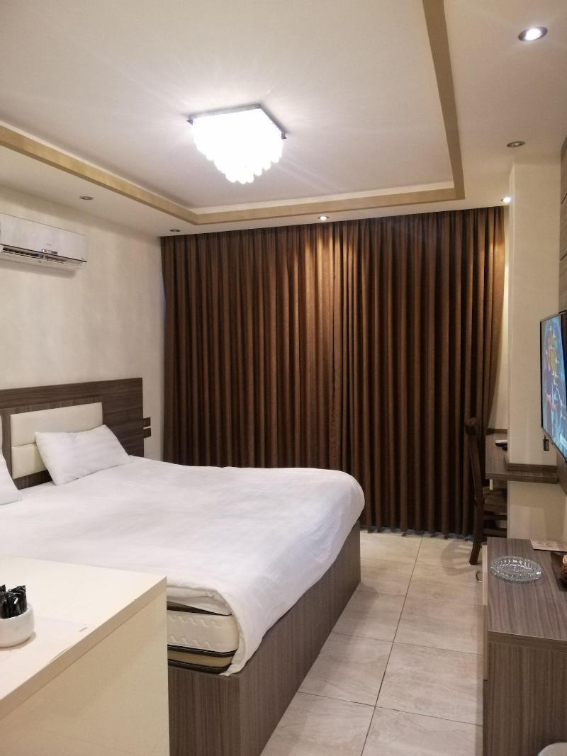 Seven Days Hotel - Oda